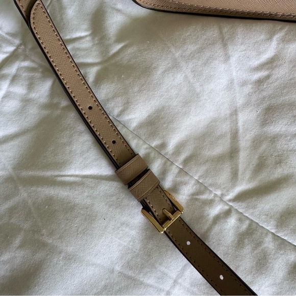 Michael Michael Kors Sylvia small camel leather purse - Picture 8 of 13